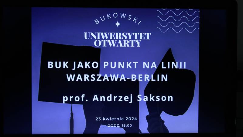 PROF. ANDRZEJ SAKSON Z WYKŁADEM W BUKU