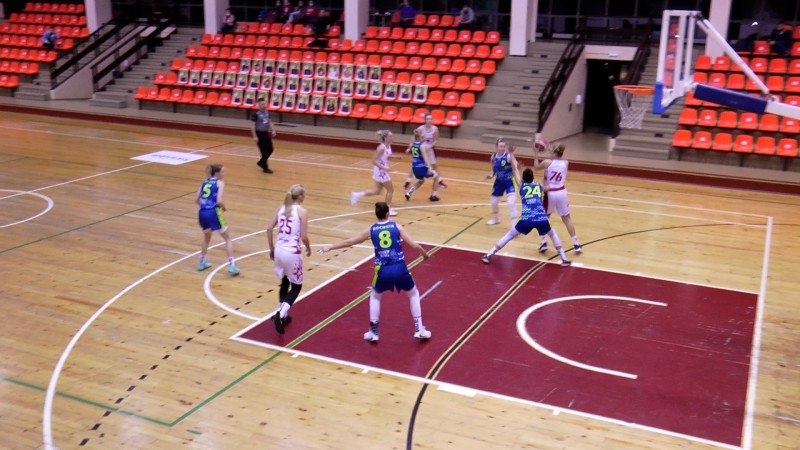 TRZECIA WYGRANA LIDERA BASKET SWARZĘDZ