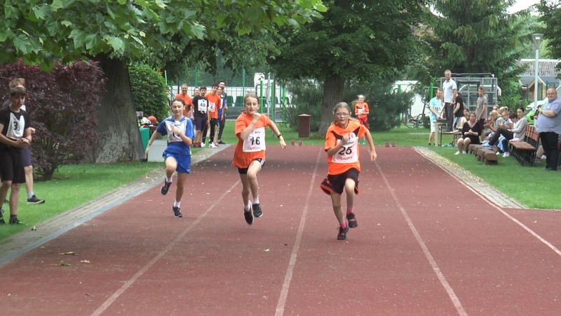 ZAWODY LEKKOATLETYCZNE W OWIŃSKACH