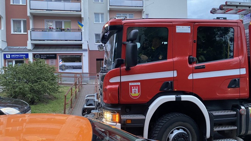 STRAŻ POŻARNA, POGOTOWIE I POLICJA NA DĄBROWSZCZAKÓW