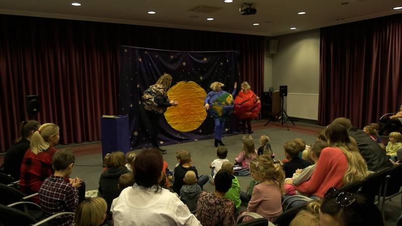 NIEDZIELNE PORANKI TEATRALNE