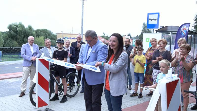 DŁUGA GOŚLINA Z ODNOWIONĄ DROGĄ