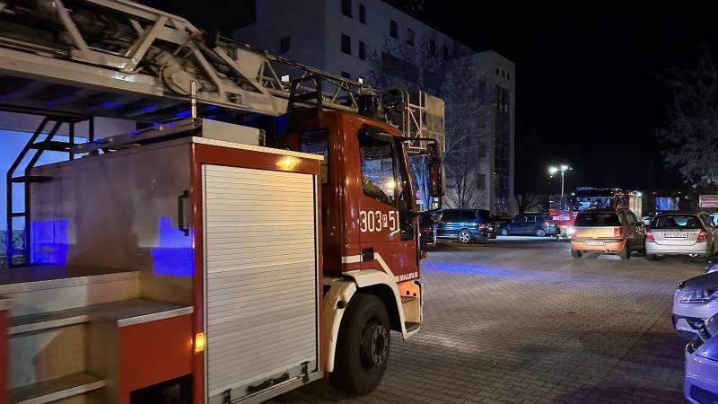 6 zastępów straży na ul. Gryniów