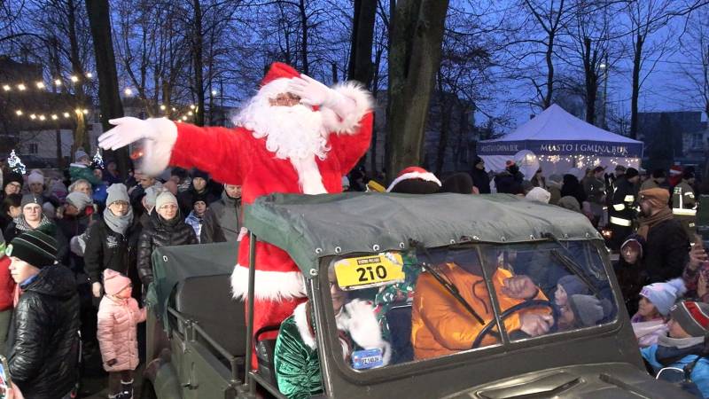 ŚWIĄTECZNA PARADA Z MIKOŁAJEM