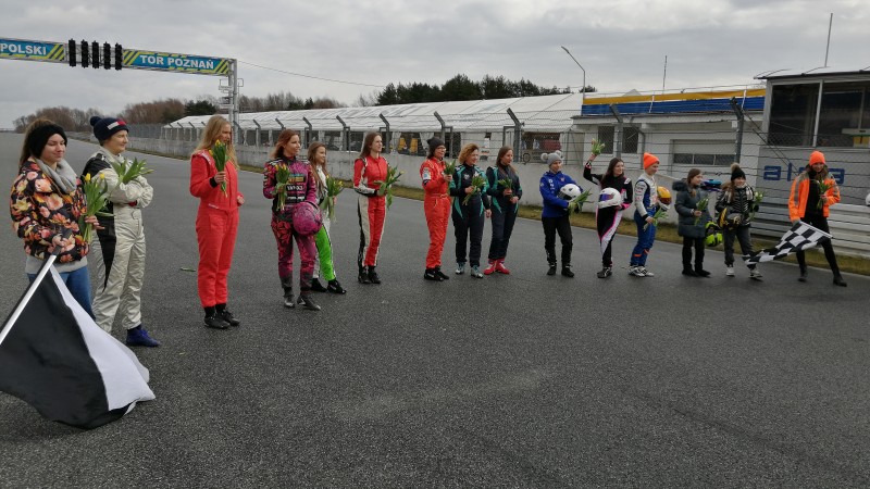 CZY MOTORSPORT JEST TEŻ KOBIETĄ?